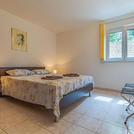 Cozy Apartment In Pula With Kitchen Exterior photo